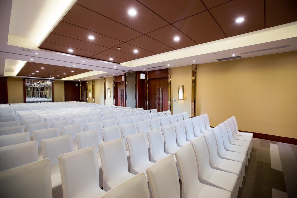 Hotel Yiwu Shangcheng 5*